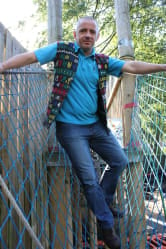 Ronnie on rope bridge